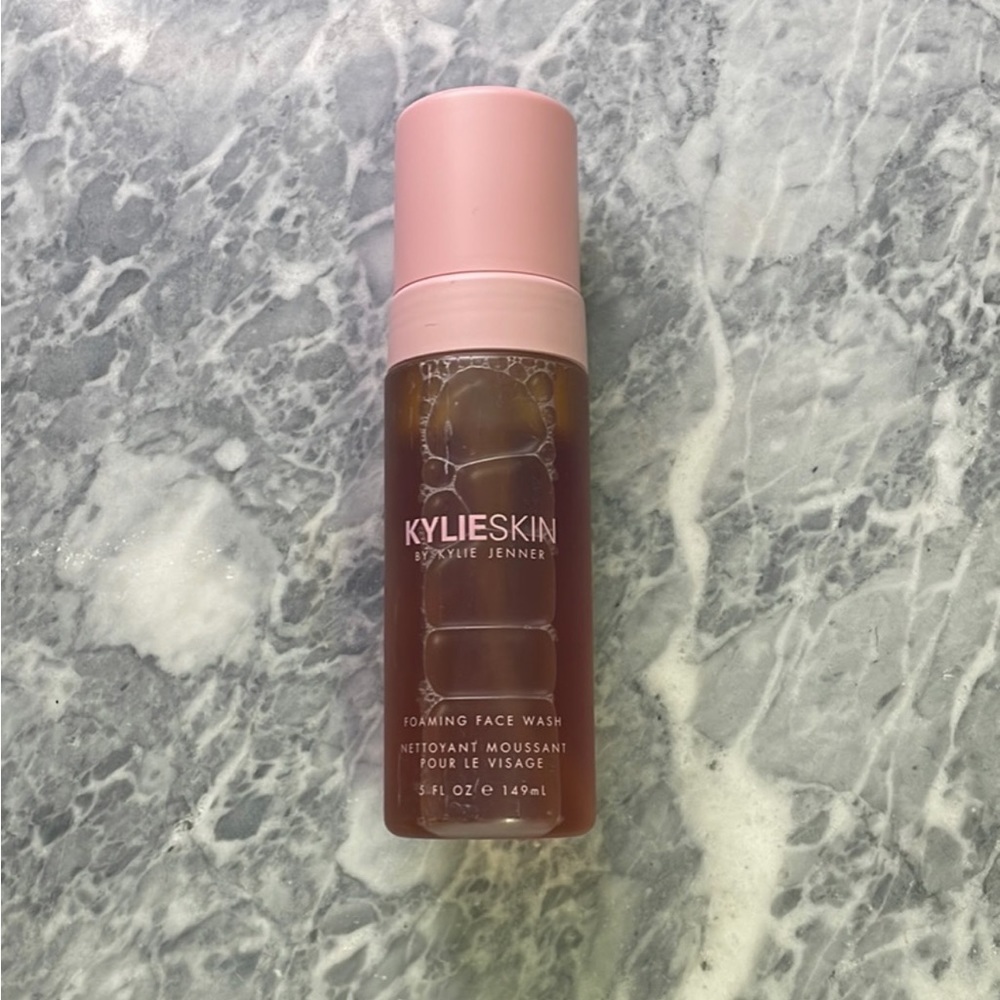 Kylie Cosmetics Foaming Face Wash